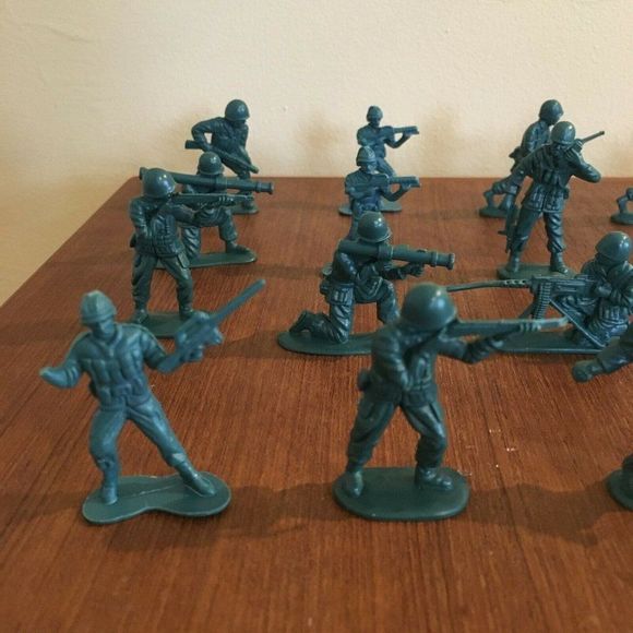 Plastic Army Guys Figures Dark Green Lot of 20 pcs - Picture 2 of 5